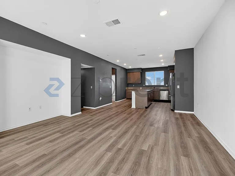 5252 Beachfront Cove St #198 — Photo 4