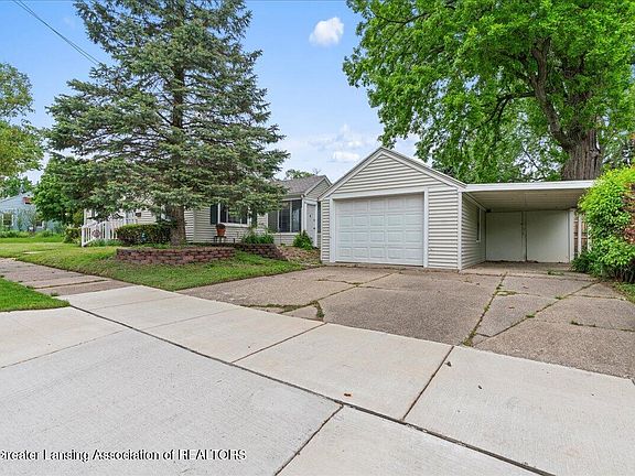 3rd image of 1218 Woodbine Ave