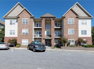 6815 Hanesbrook Cir APT 203, Clemmons, NC 27012
