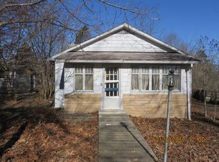211 E Pope St, Golconda, IL 62938
