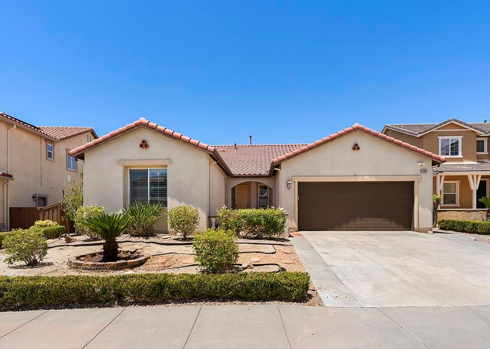 1st image of 33896 Galleron St