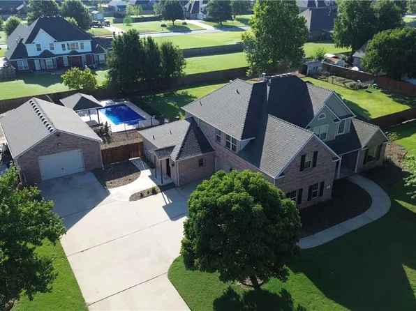 330 Scarlett Blvd, Springdale, AR 72762