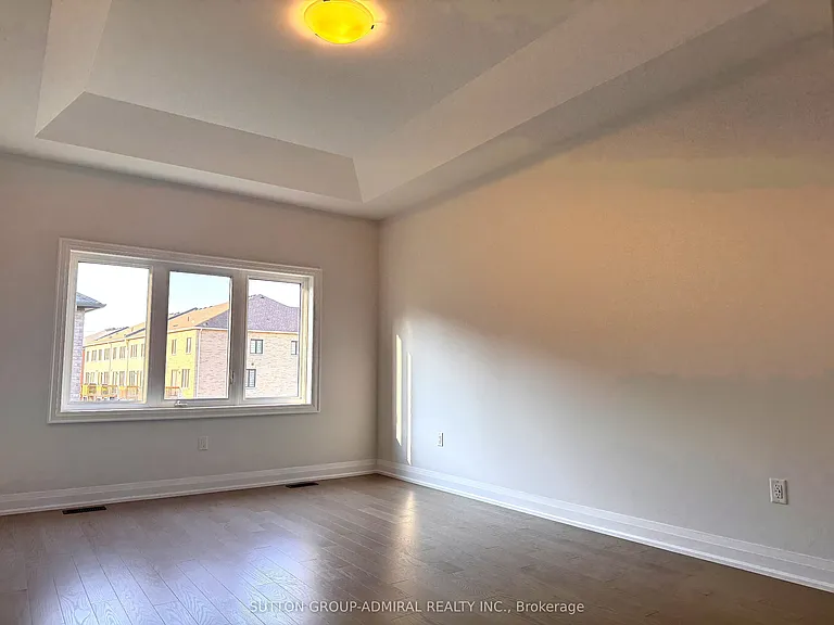 16 Donnacona Dr — Photo 10