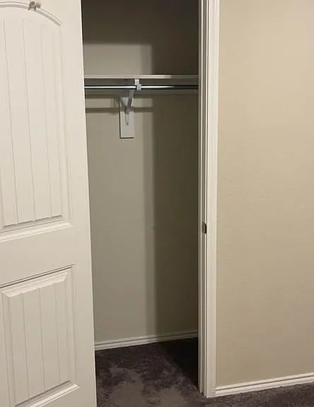 605 Dyann Dr — Photo 2