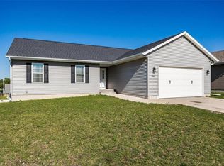 2914 Bryant Blvd SW, Cedar Rapids, IA 52404