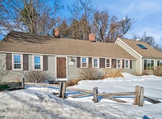 92 Main St, Atkinson, NH 03811