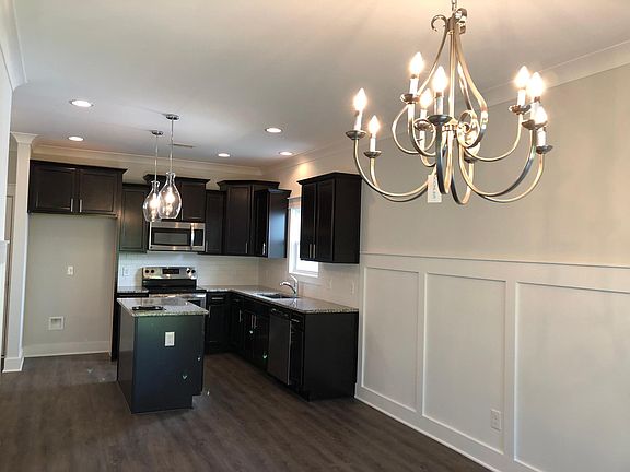 4th image of 14 Tansyleaf Dr