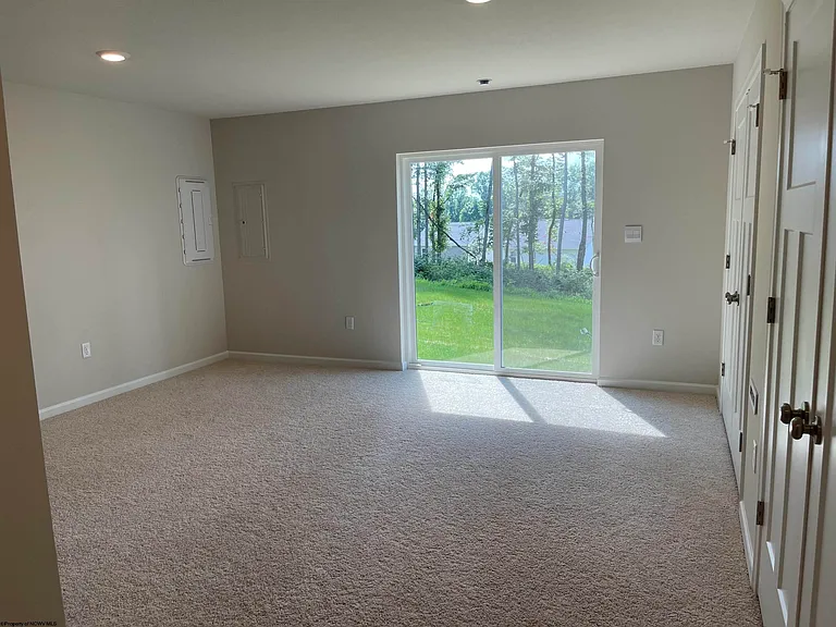 747 Hardman Dr — Photo 21