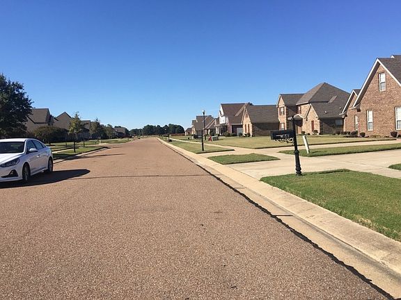 5th image of 641 Riverwest Cir