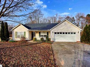 20 Two Gait Ln, Simpsonville, SC 29680