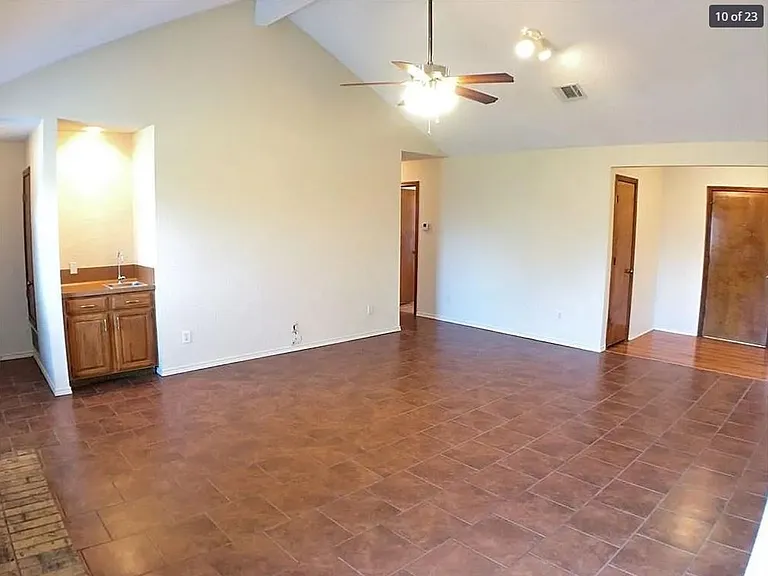 2031 Clearwater Trl — Photo 6