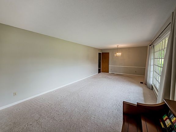 3rd image of 411 Haley Ave