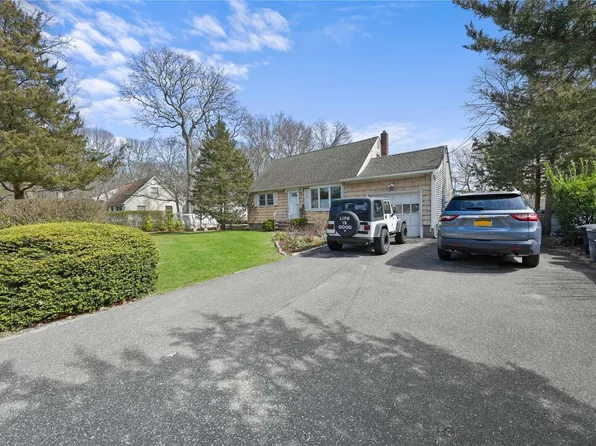 3 Windus Drive, Shirley, NY 11967