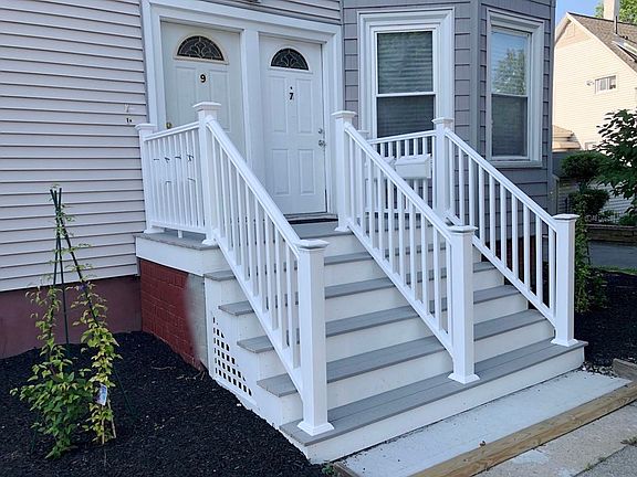 4th image of 7-7 Saint Clair St