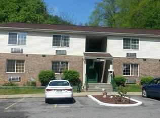 1 Gilbert Ave, Gilbert, WV 25621