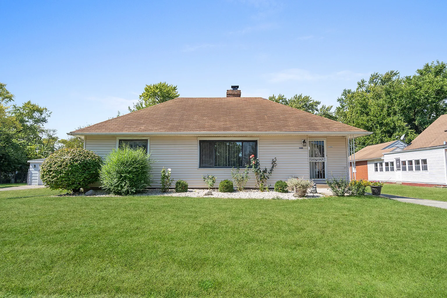 14808 State St photo 1