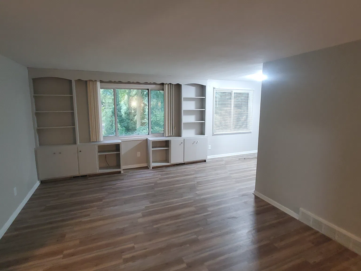 2 bed, 1100 sqft, $1,200 — Photo 3