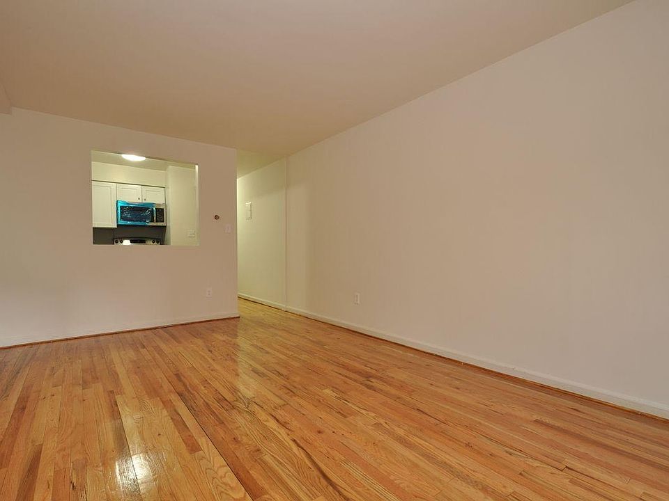 2nd image of 3625 Oxford Ave APT 1