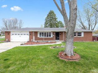 825 Mohawk Dr, Elgin, IL 60120