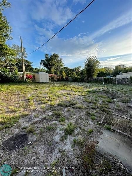 2nd image of 418 SW 7th St