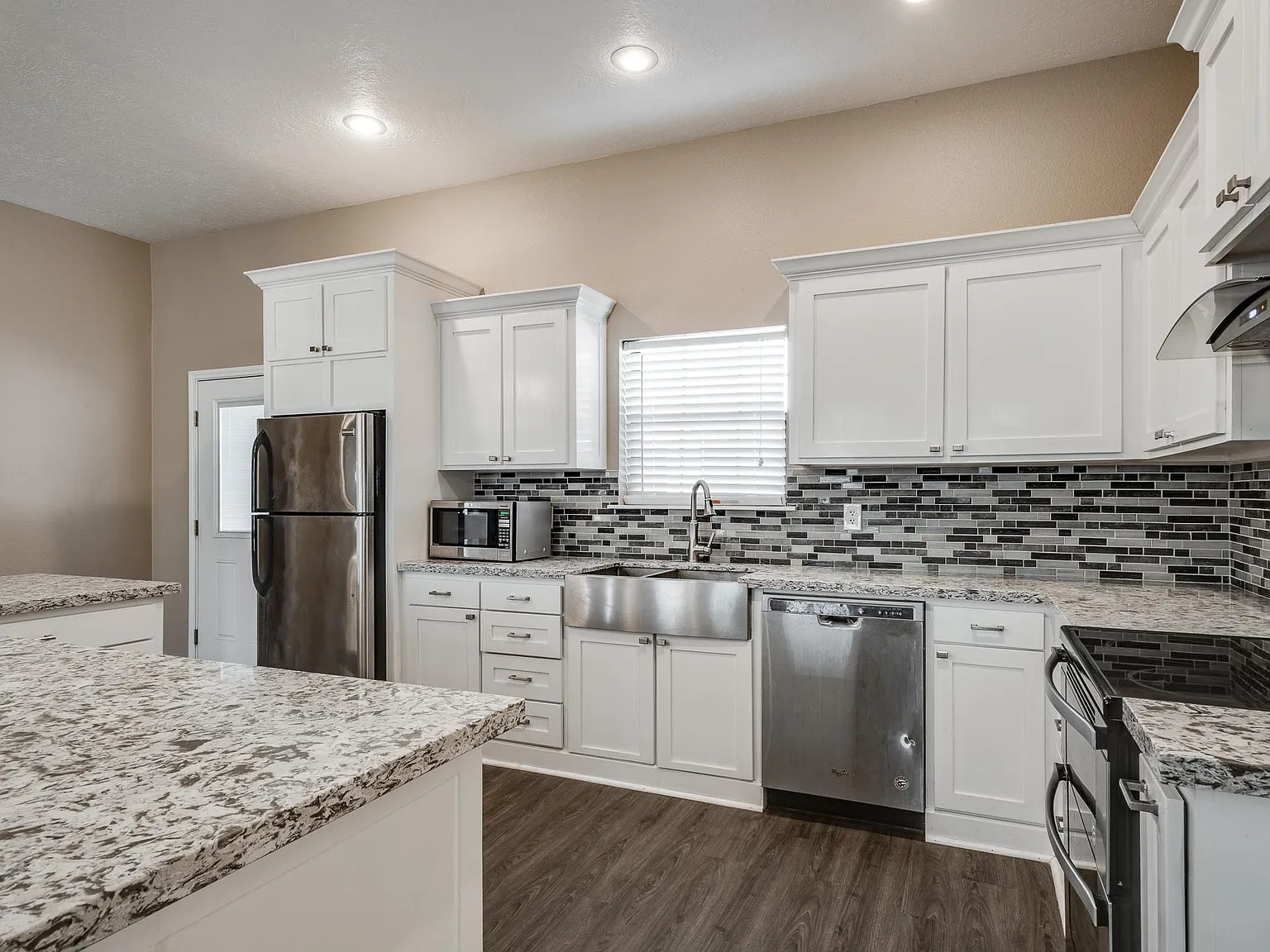 4950 US Highway 190 W — Photo 3