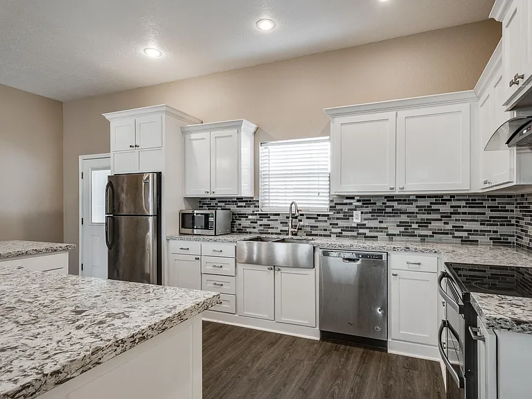 4950 US Highway 190 W — Photo 3