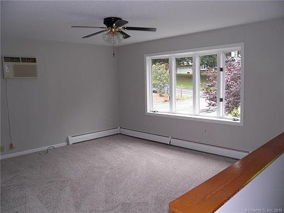 3rd image of 92 Dow Rd