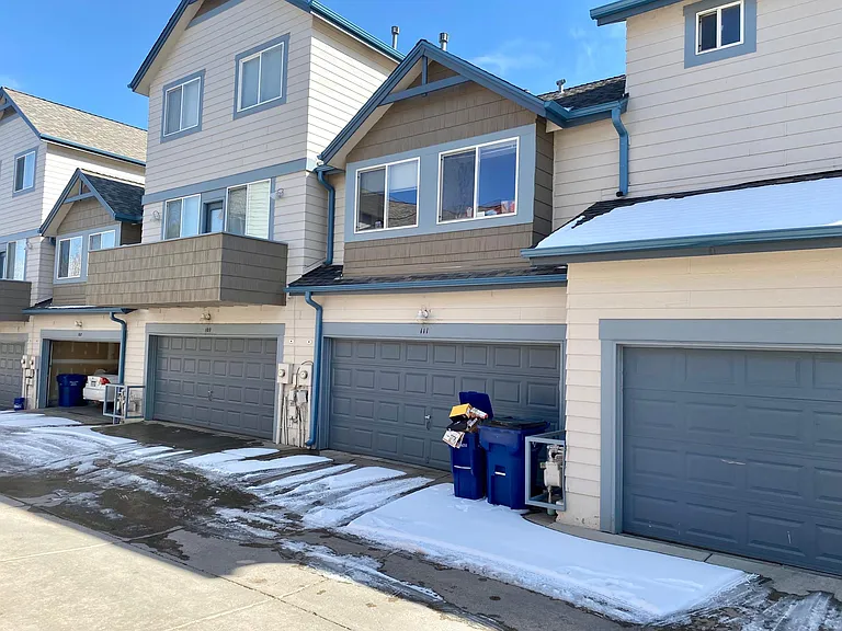 111 Rowena Pl — Photo 30