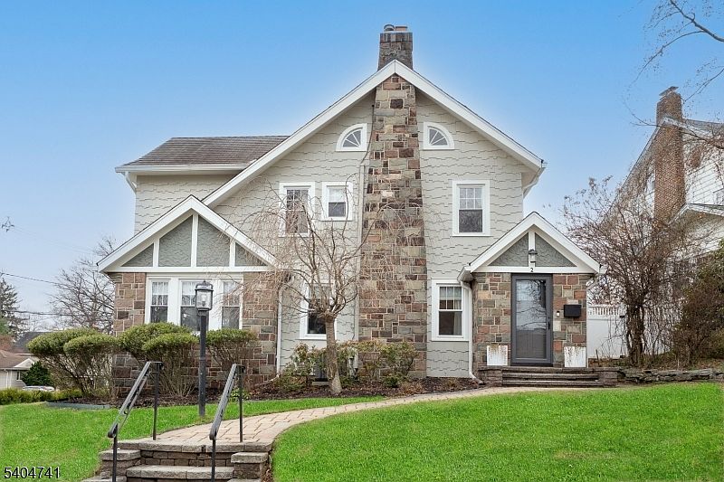 1st image of 2 Lowell Place