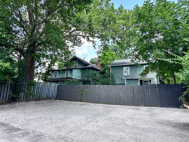 181 E Northwood Ave — Photo 5