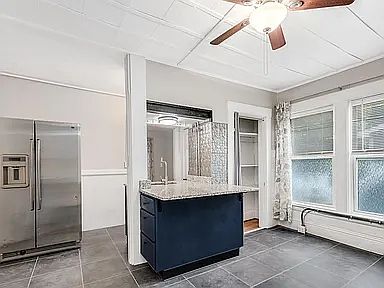 3rd image of 272 Front St #3