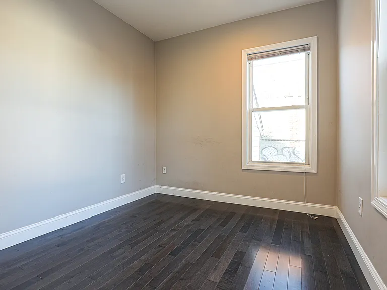 77 Linden St #1 — Photo 5