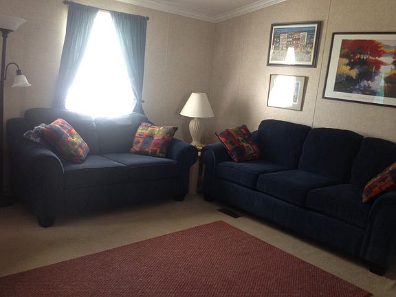 2nd image of 98 Palm Dr