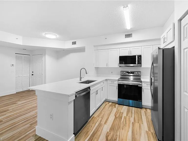 1225 Reserve Way #102 — Photo 3