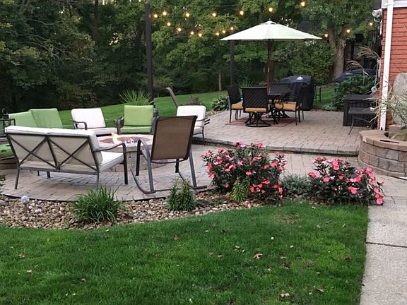3rd image of 144 N Park Dr