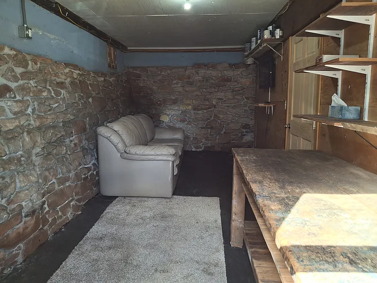 107 N Stewart St — Photo 11