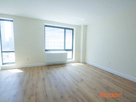 4th image of 2521 43rd Ave APT 503