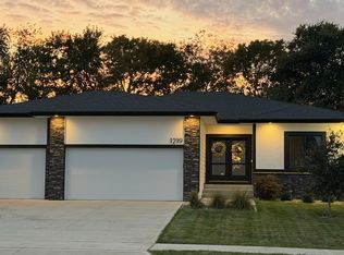 1219 Timber Ridge Dr, Norwalk, IA 50211