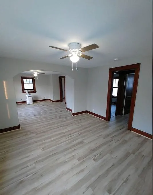 414 Independence St — Photo 2