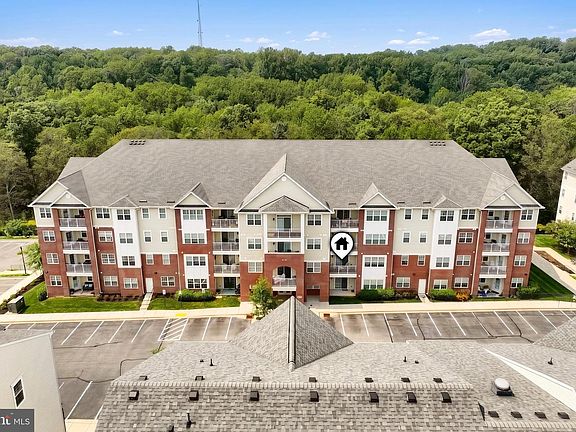 3rd image of 636 Wallingford Rd #2B