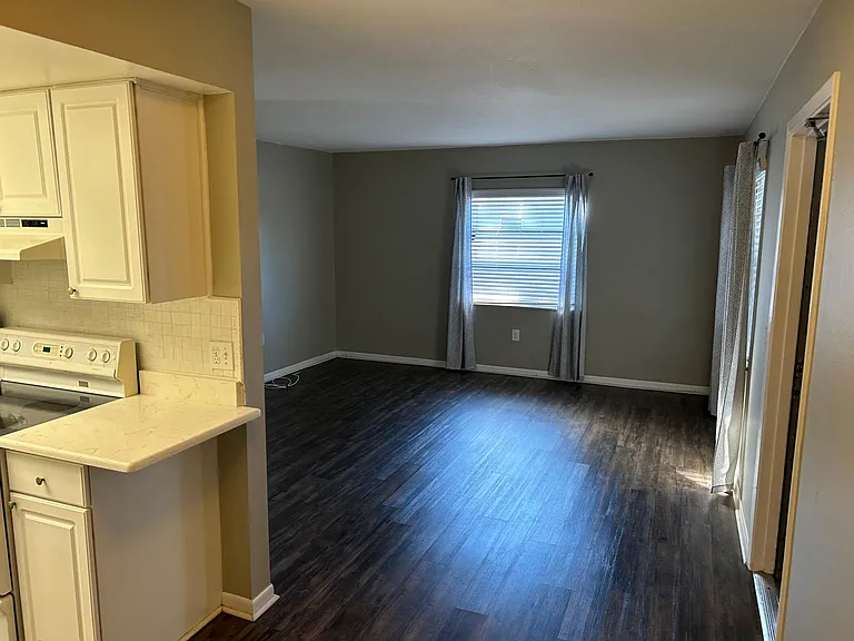 4050 4th St N #113 — Photo 10