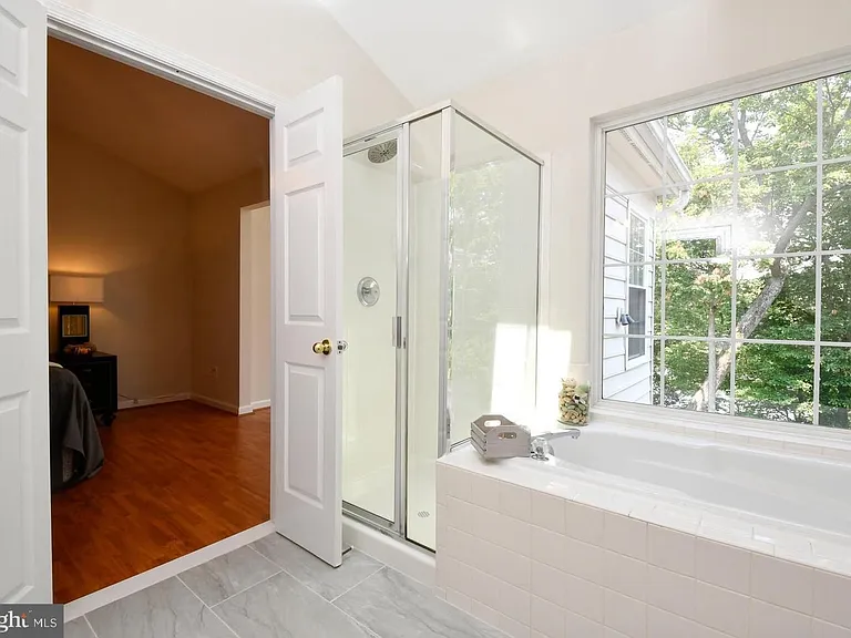 3802 Koval Ln — Photo 16