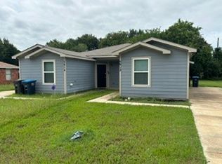 5912 Wilkes Dr, Fort Worth, TX 76119