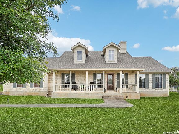 4th image of 208 red oak
