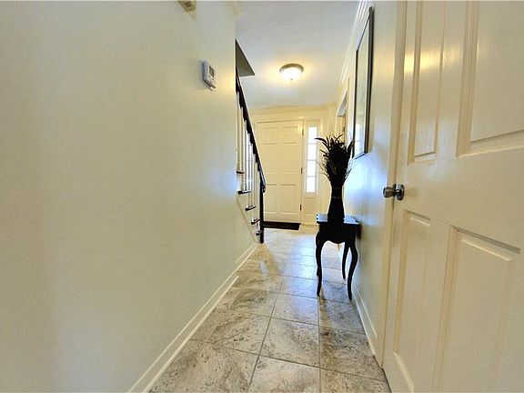 4th image of 108 Margo Ln