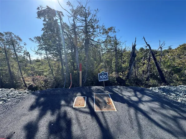 100 Sitka Pl, Ucluelet, BC V0R 3A0