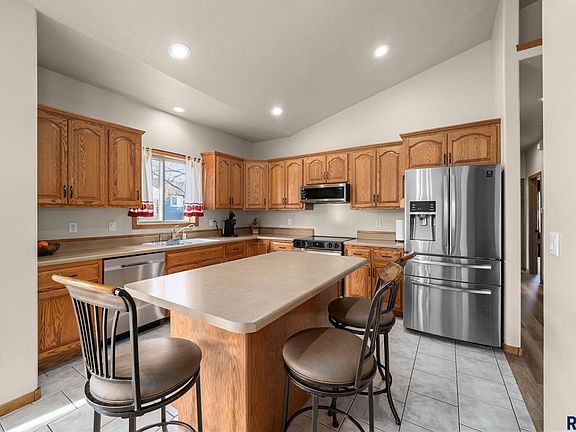 5th image of 601 S Palmer Dr