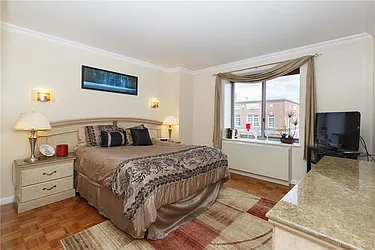 Rented by R New York