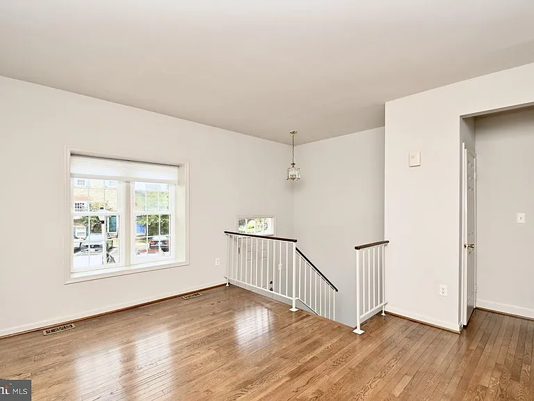 3804 Brighton Ct — Photo 4