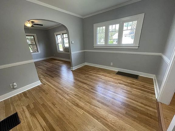 3rd image of 866 Griggs St SE